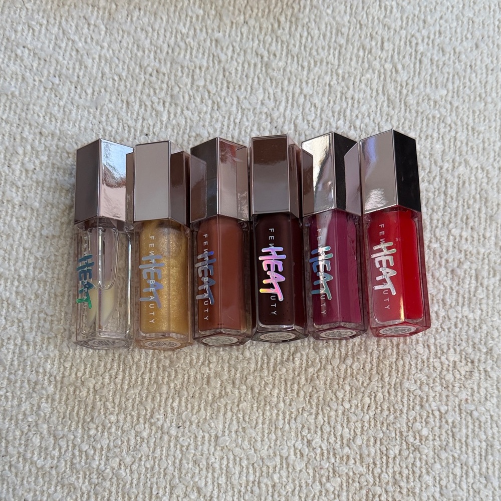New Fenty Beauty
Gloss Bomb Heat Universal Lip Luminizer Plumper all shades - Picture 1 of 5